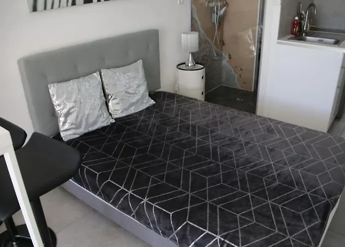 20, Port Nature 2 Au Village Naturiste *